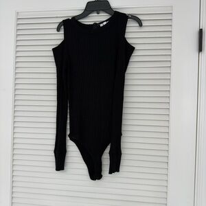 LNA cold shoulder bodysuit